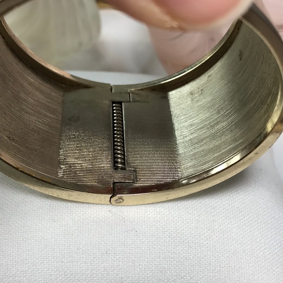 Victoria’s secret rhinestone spike wide cuff gold - Picture 5 of 8